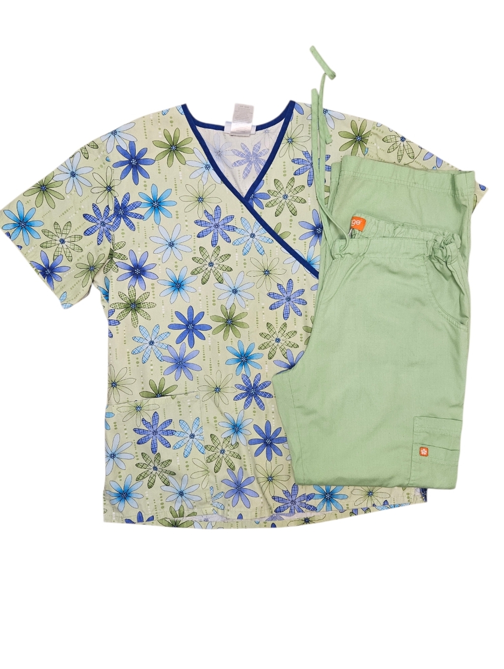 Scrub Set - Picture 1 of 2